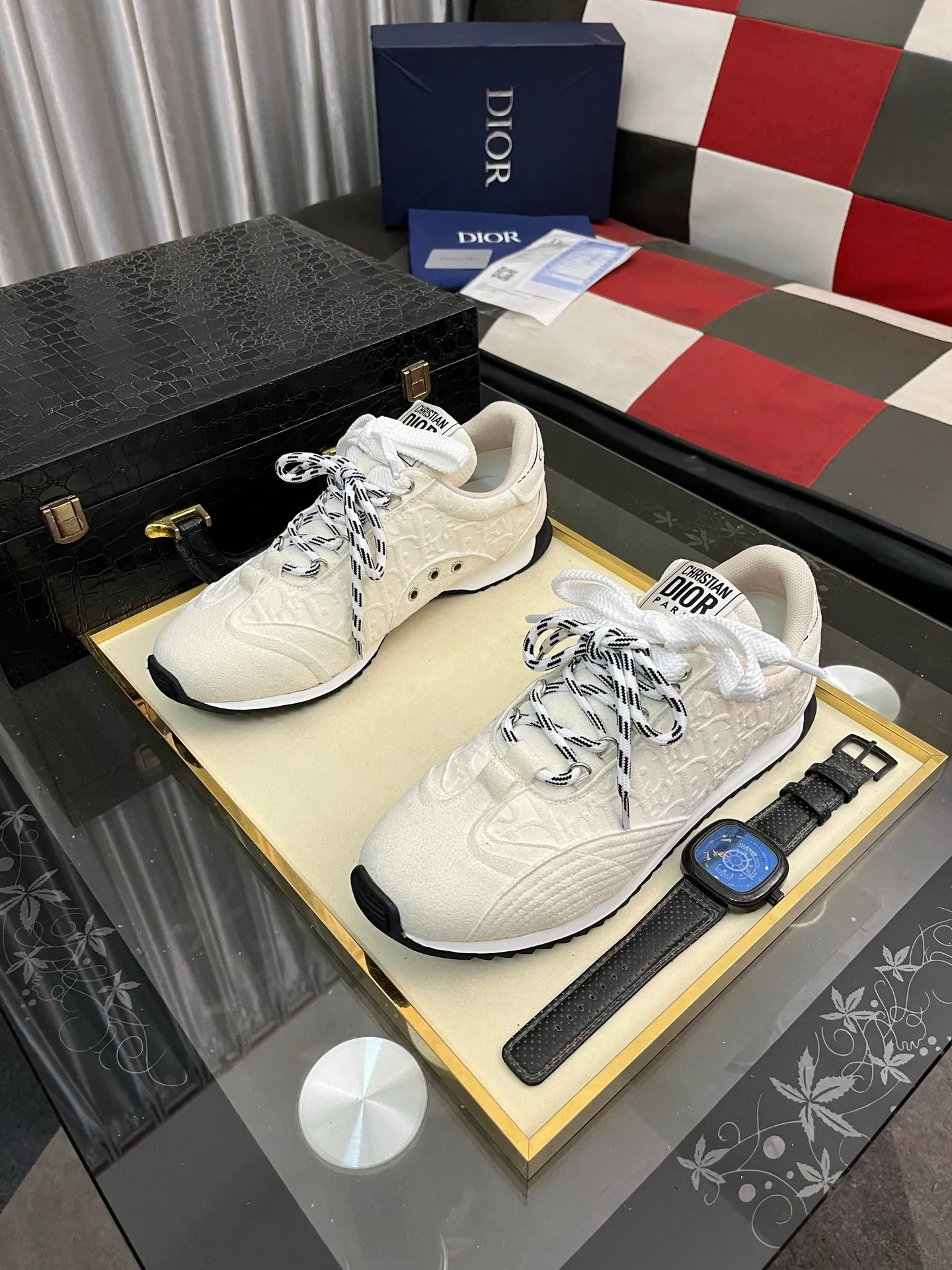 Men's shoes 💰500⌚️⌚️Dior original quality.~ Unique modern style sneakers. 🏃A must-have casual shoe for trendy men😍😍 Original brand imported from Italy, imported original leather, sheep lining (refuses to discolor and grind feet) Sole: Original sole provided by the original factory, French lazy style design ⚠️Fit to the feet, original quality, super comfortable original sole. Just like shooting the real thing 🎬The real thing is better Code number: 38-446️⃣Colors available